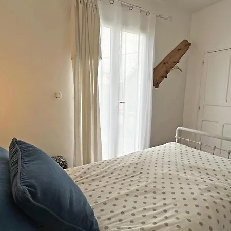 Chez Jeannine Holiday home *
